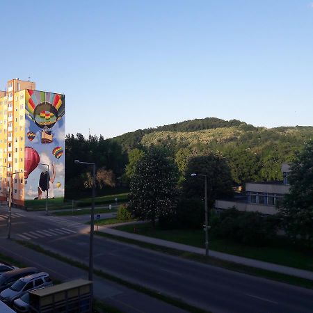 Stúdió 18 Apartman Kazincbarcika Exterior foto