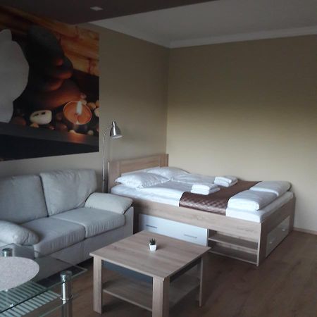 Stúdió 18 Apartman Kazincbarcika Exterior foto
