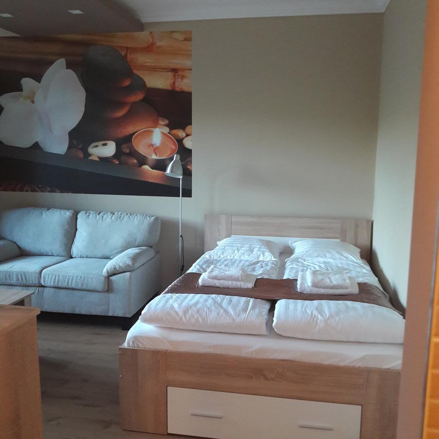 Stúdió 18 Apartman Kazincbarcika Exterior foto