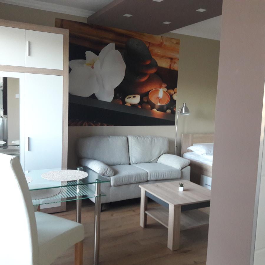 Stúdió 18 Apartman Kazincbarcika Exterior foto